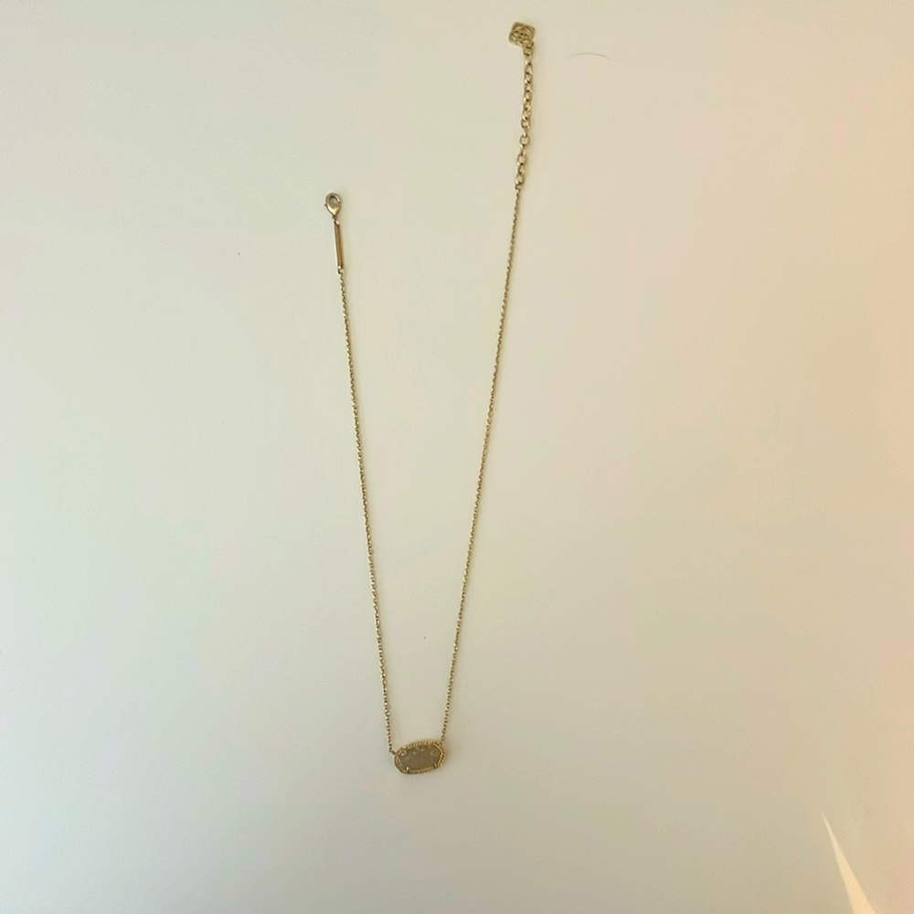 Gold Elisa Kendra Scoot necklace